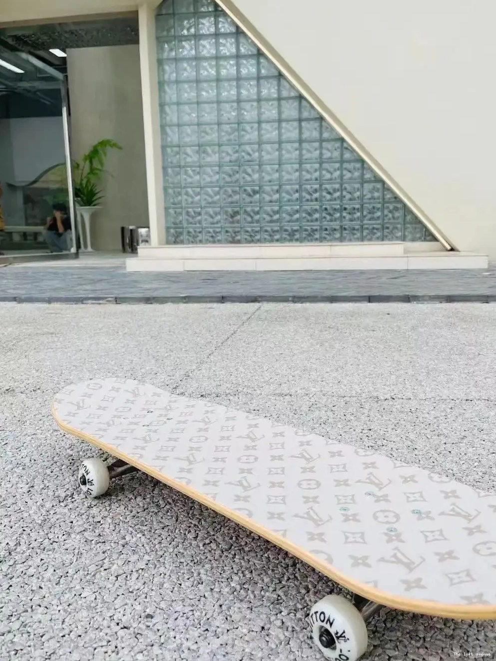 LV SKATEBOARD CUSTOM 0609